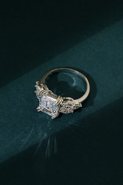 Fitrat Iklil Ring
