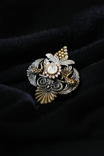 Fitrat Itika Brooch