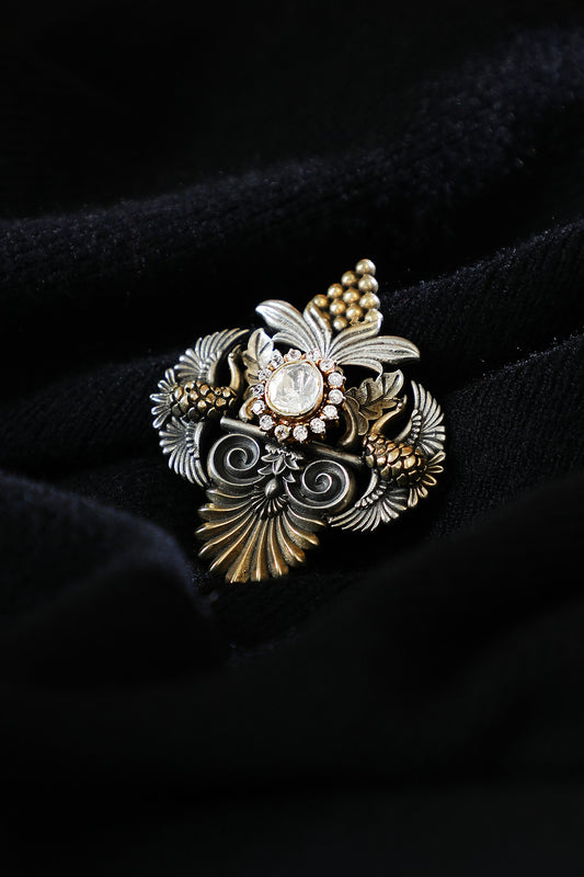 Fitrat Itika Brooch