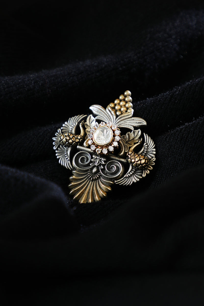Fitrat Itika Brooch