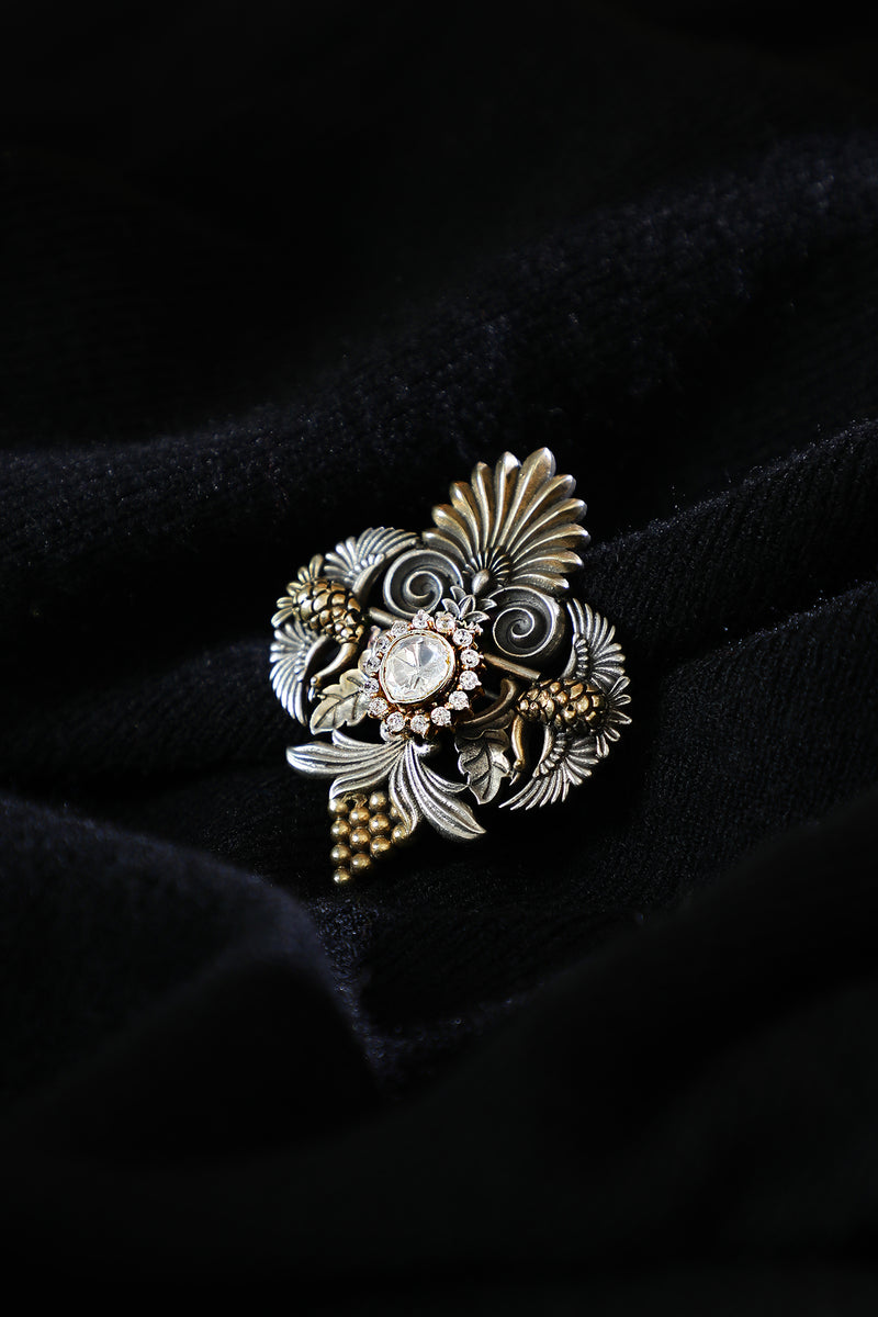 Fitrat Itika Brooch