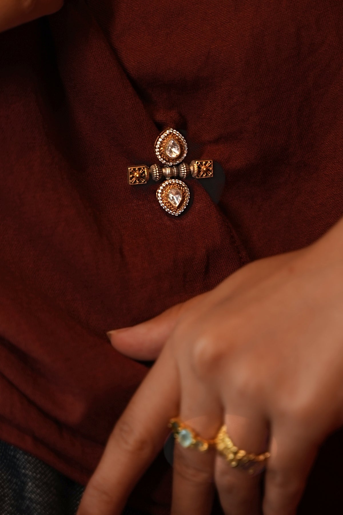 Fitrat Nishara Brooch