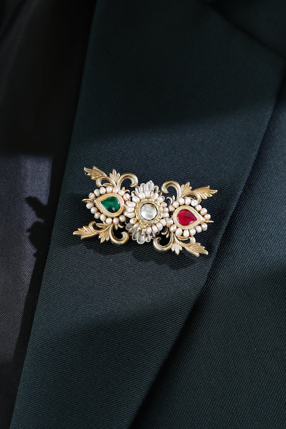 Fitrat Runa Brooch